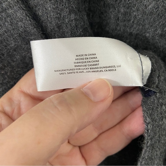 Lucky Brand Soft w/ Long Fringe Scarf/Wrap - Picture 7 of 10